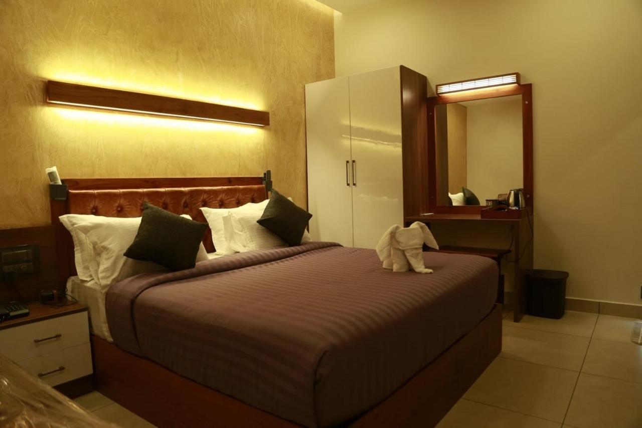 Casa Orchid Hotell Alappuzha Exteriör bild