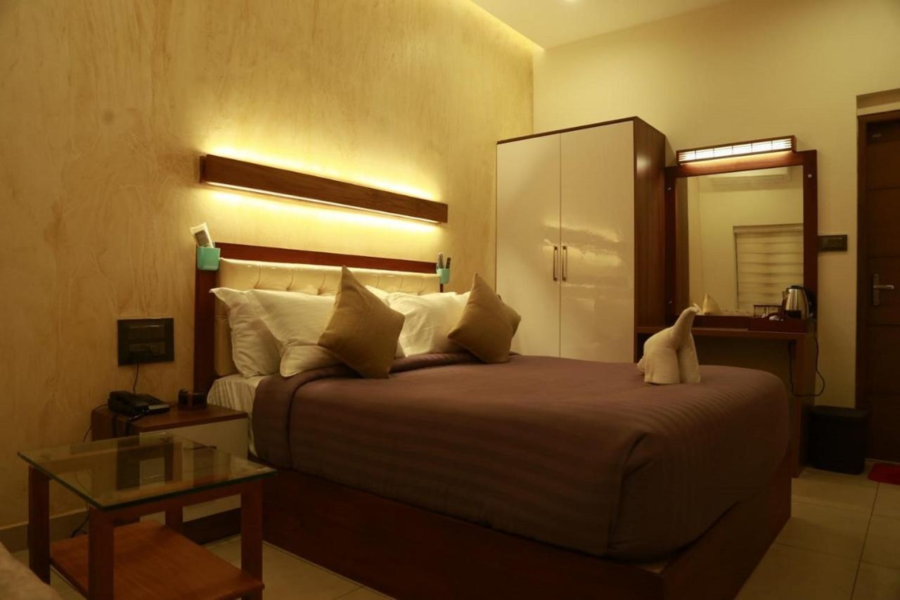 Casa Orchid Hotell Alappuzha Exteriör bild